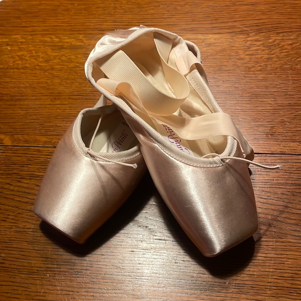 BRAND NEW RUSSIAN POINTE RUBIN POINTE SHOES. I HAVE 2 PAIRS AVAILABLE! 🩰🩰